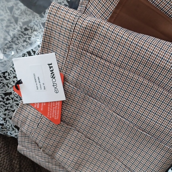 ASOS - Picture 3 of 8